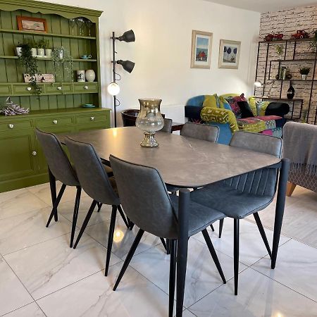 No2 At Rosebank Apartments Moville Buitenkant foto