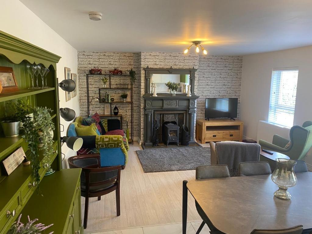 No2 At Rosebank Apartments Moville Buitenkant foto
